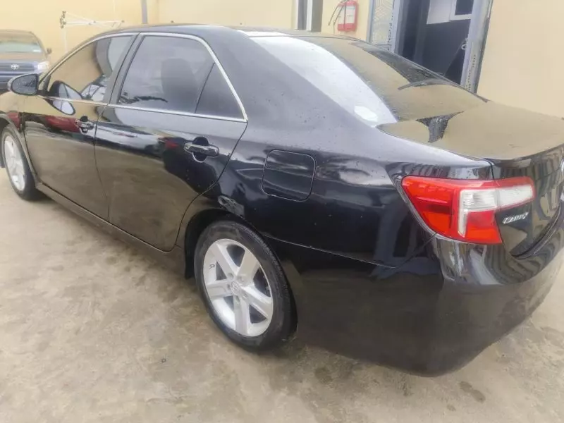 Toyota Camry   - 2014