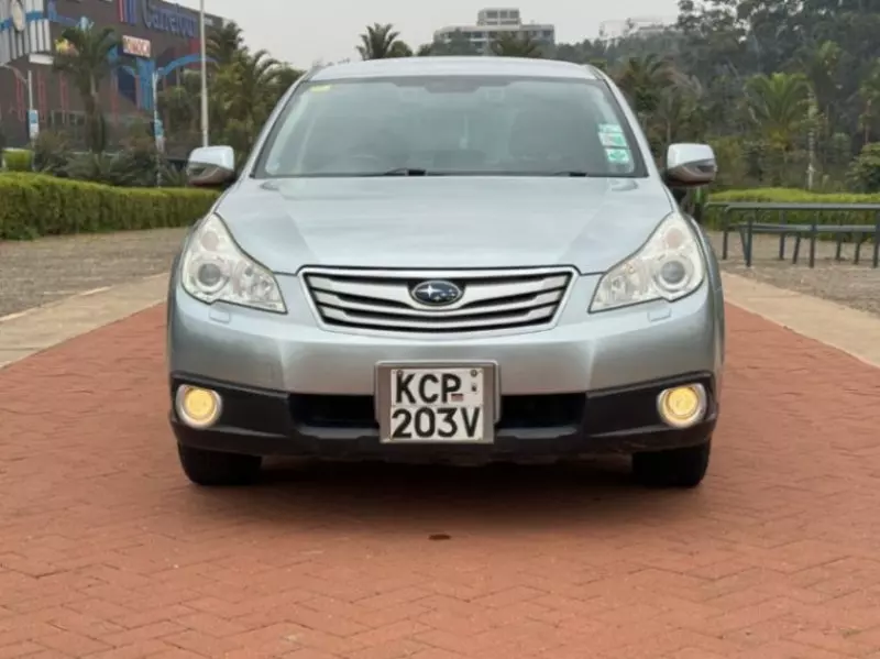 Subaru Outback   - 2011