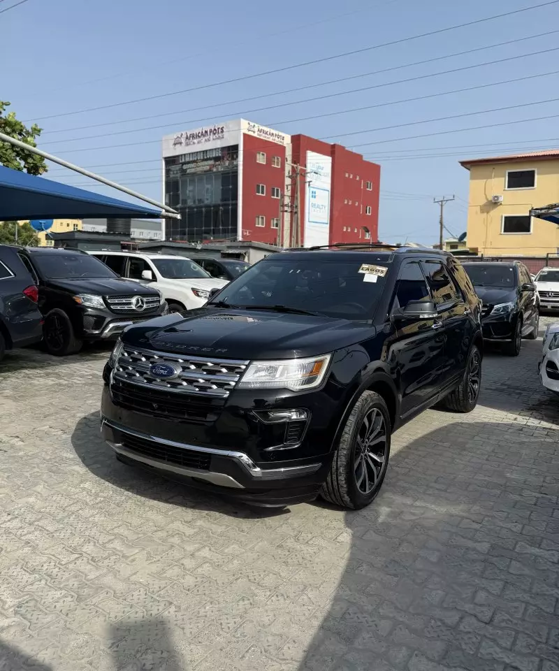Ford Explorer   - 2018