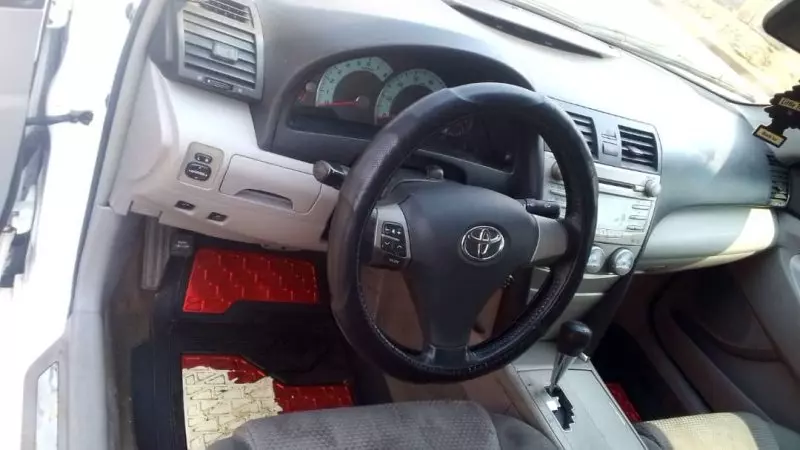 Toyota Camry   - 2010