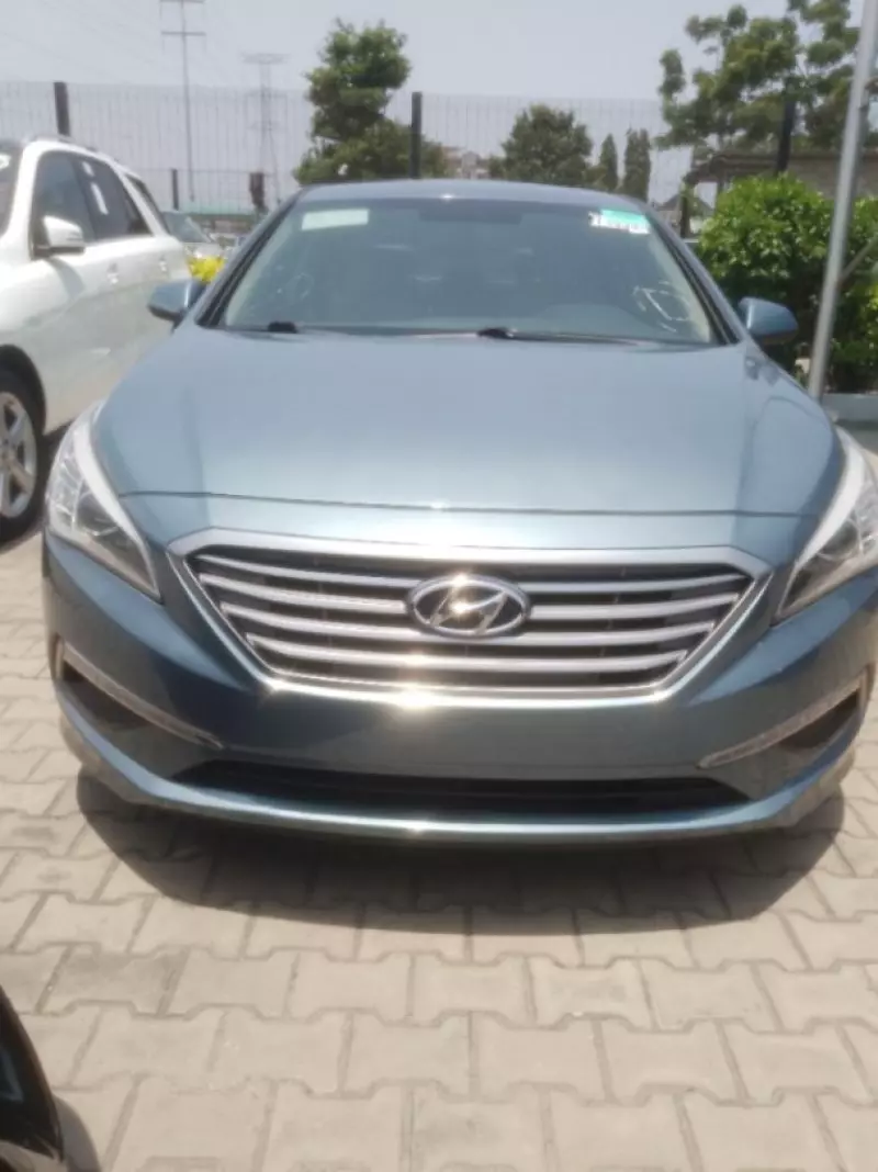 Hyundai Sonata   - 2015