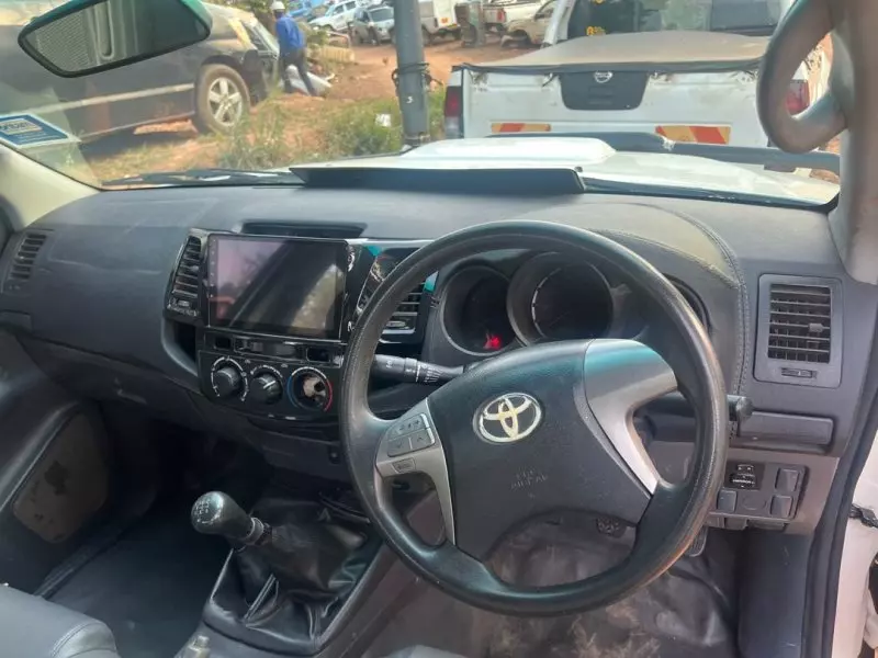 Toyota Hilux    - 2018