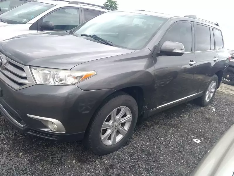 Toyota Highlander   - 2011