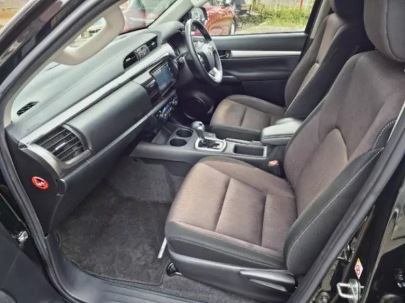Toyota Hilux    - 2018