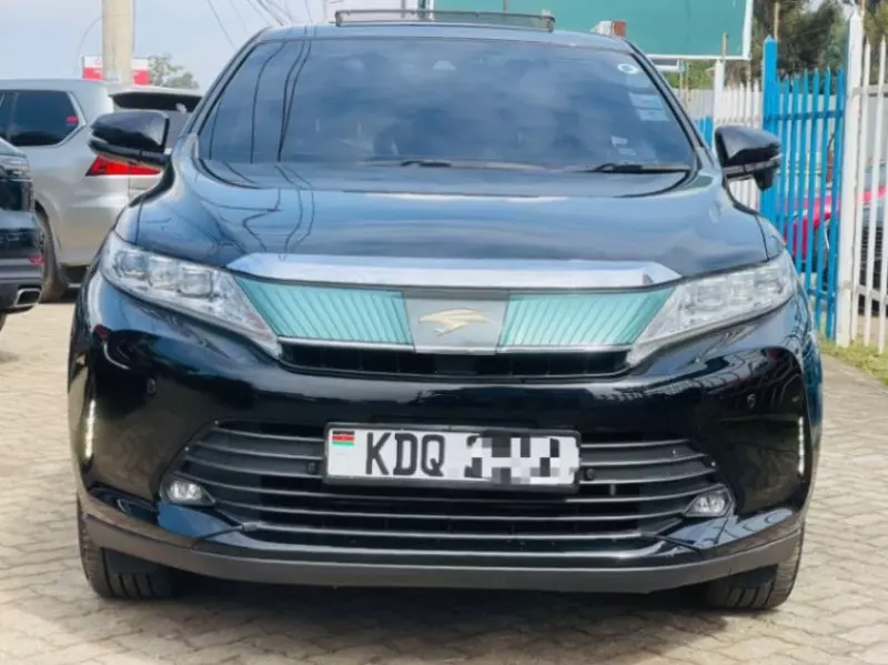 Toyota Harrier   - 2017