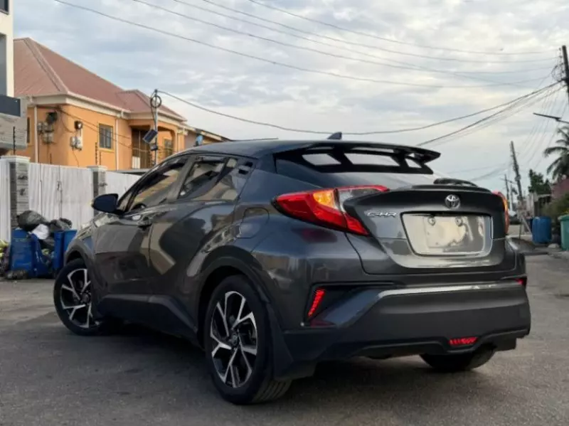 Toyota C-HR   - 2018