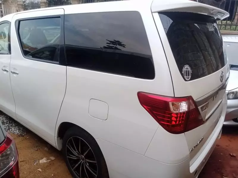 Toyota Alphard   - 2012