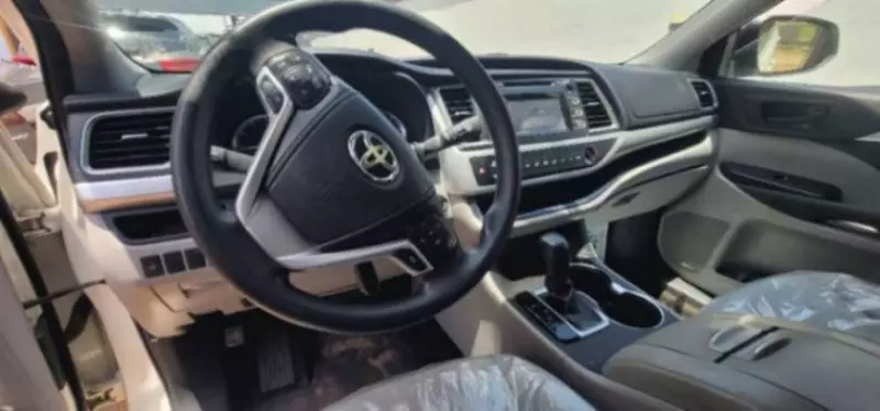 Toyota Highlander   - 2015