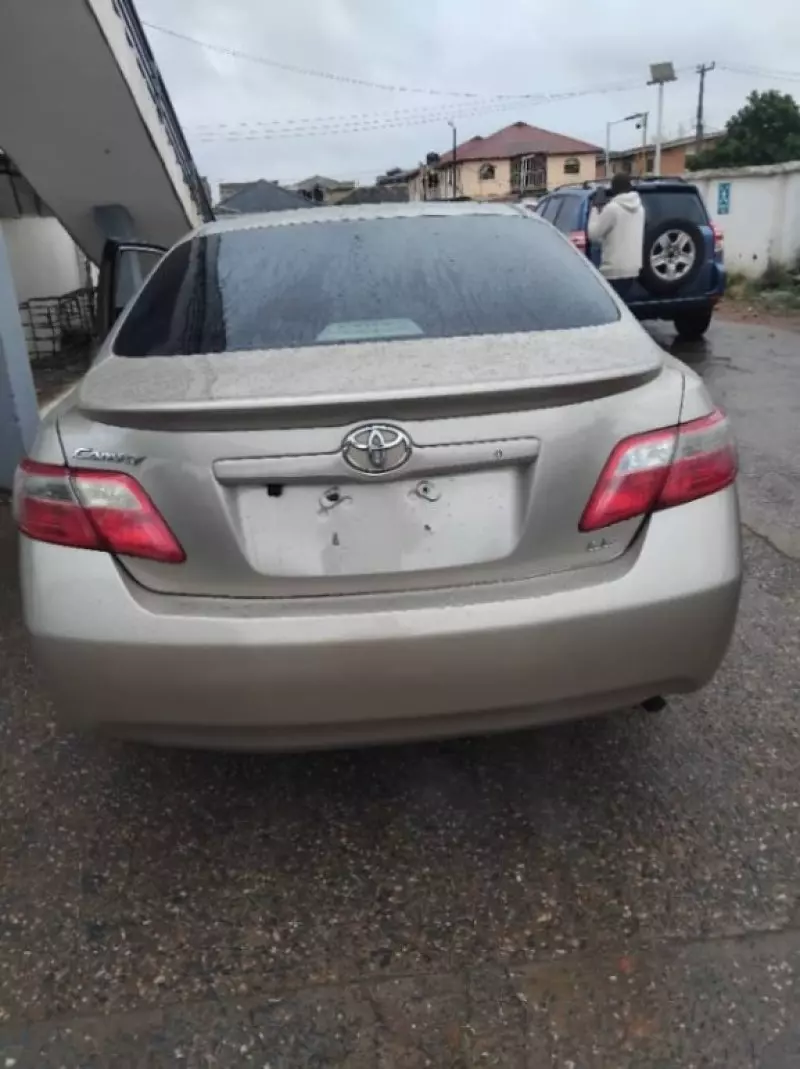 Toyota Camry   - 2008