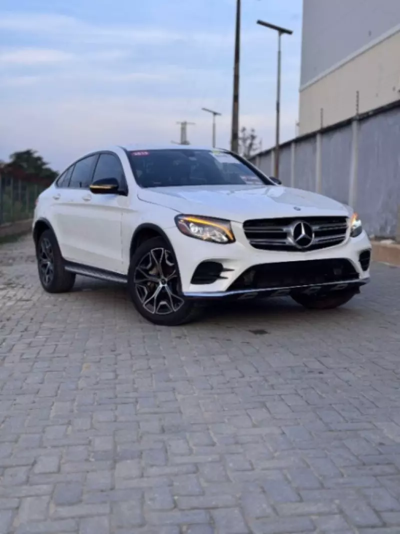 Mercedes-Benz GLC 300   - 2019