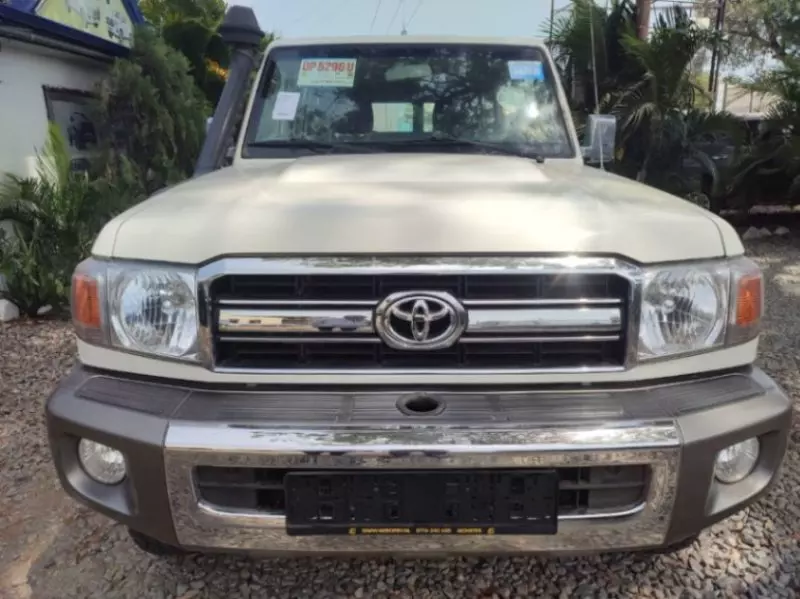 Toyota Land Cruiser - 2017