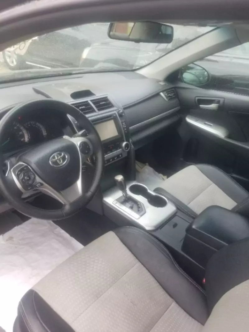 Toyota camry   - 2014