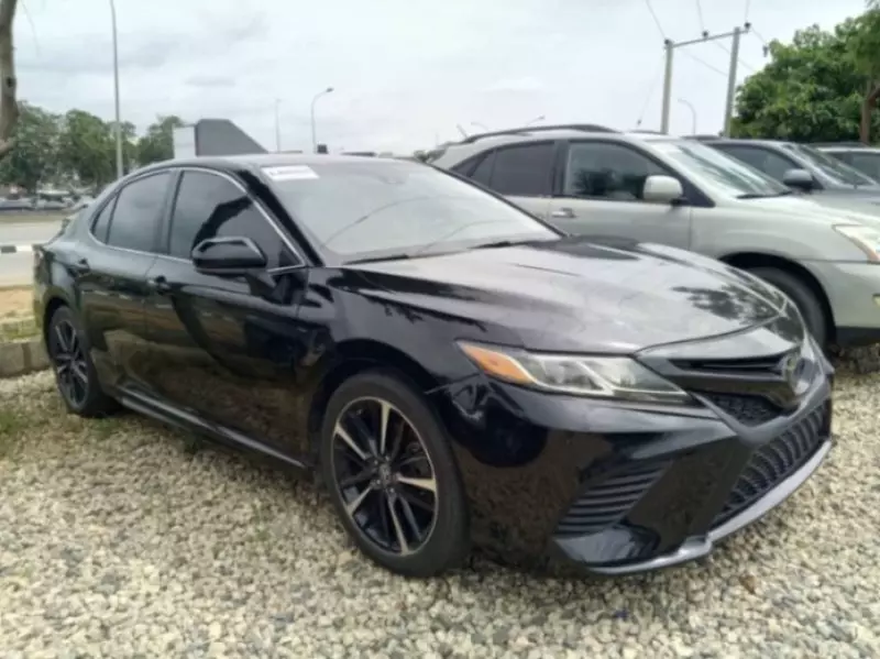 Toyota Camry   - 2018