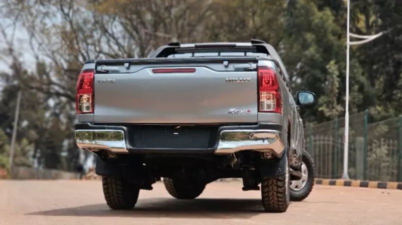 Toyota Hilux Revo    - 2018