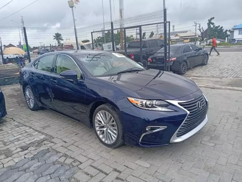 Lexus ES 350   - 2015