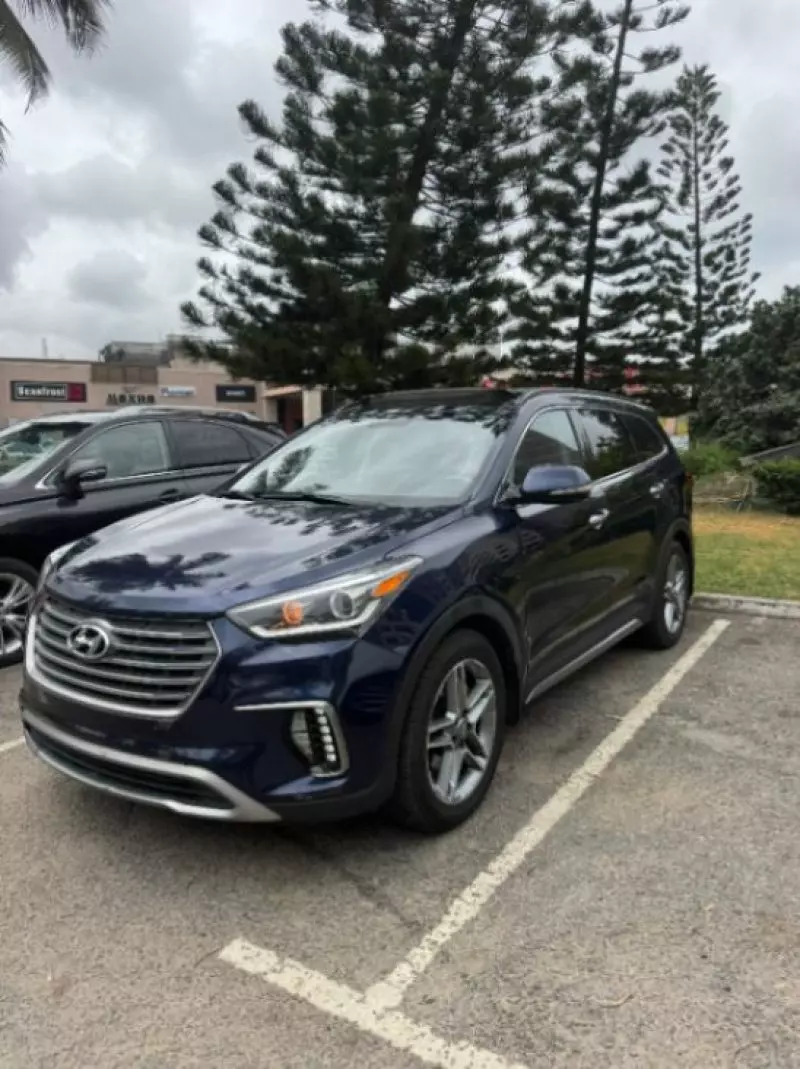 Hyundai Santa Fe   - 2017