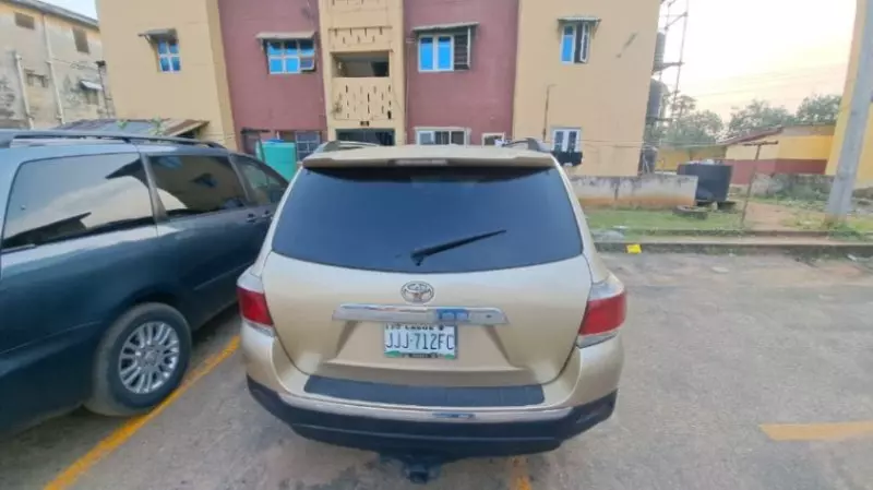 Toyota Highlander   - 2011