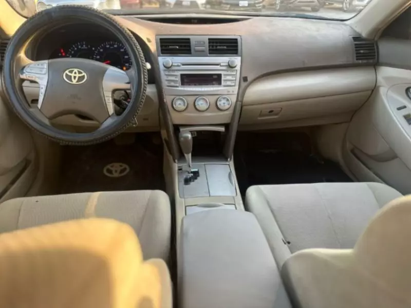 Toyota Camry - 2011