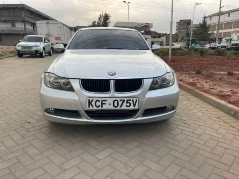 BMW 320i   - 2009