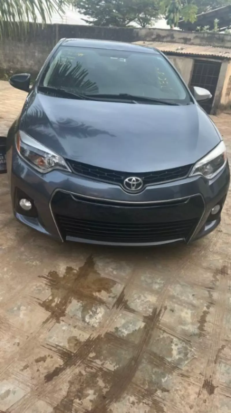Toyota Corolla   - 2016