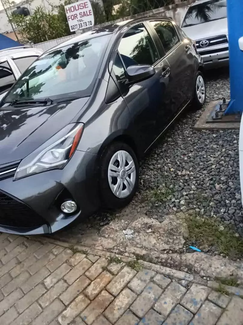Toyota Yaris   - 2015
