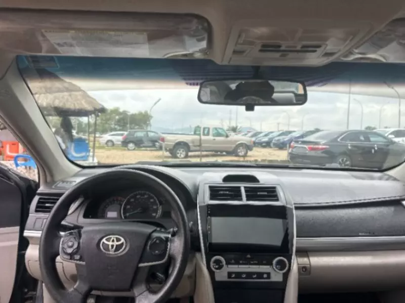 Toyota camry   - 2013