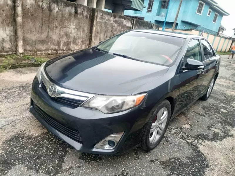 Toyota Camry   - 2012