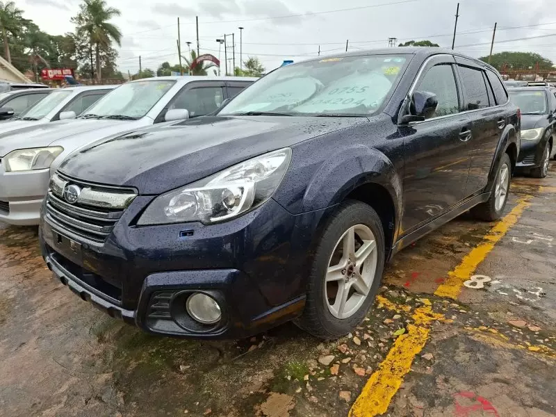 Subaru Outback   - 2012