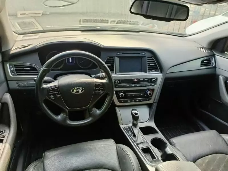Hyundai Sonata   - 2016