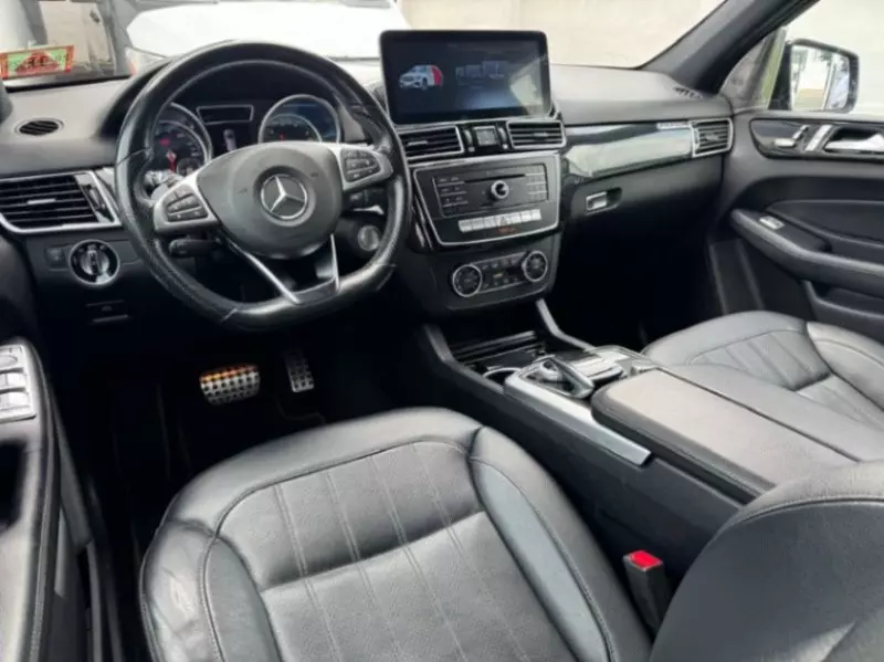 Mercedes-Benz GLE 400   - 2019