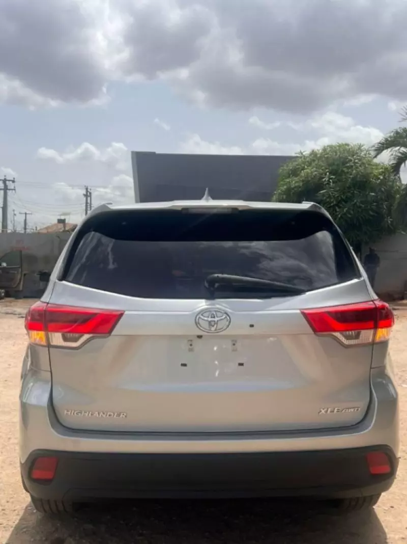 Toyota Highlander   - 2018