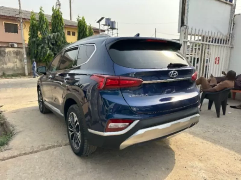 Hyundai Santa Fe - 2019