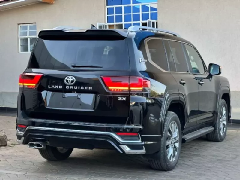 Toyota Landcruiser ZX   - 2023