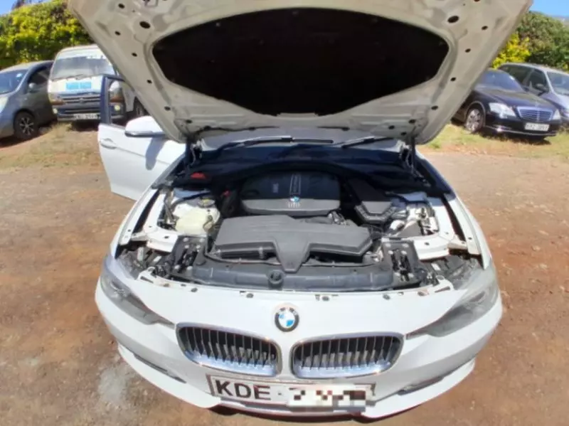 BMW 330i   - 2015
