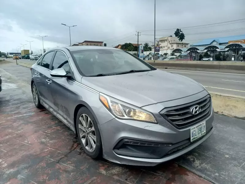 Hyundai Sonata   - 2016