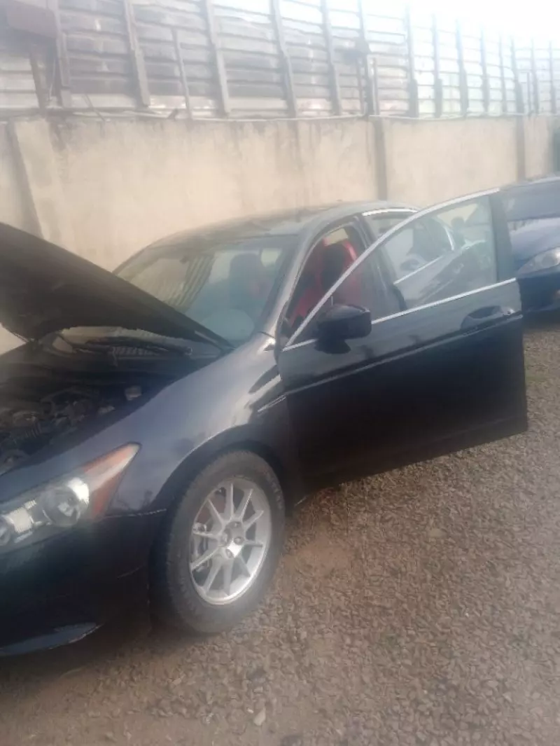 Honda Accord   - 2009