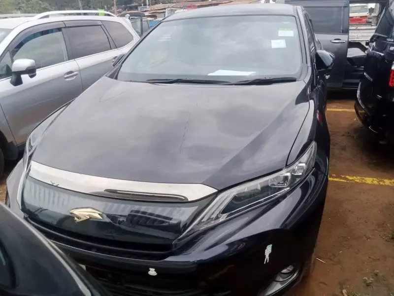 Toyota Harrier   - 2016