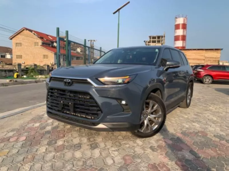 Toyota Grand Highlander   - 2024