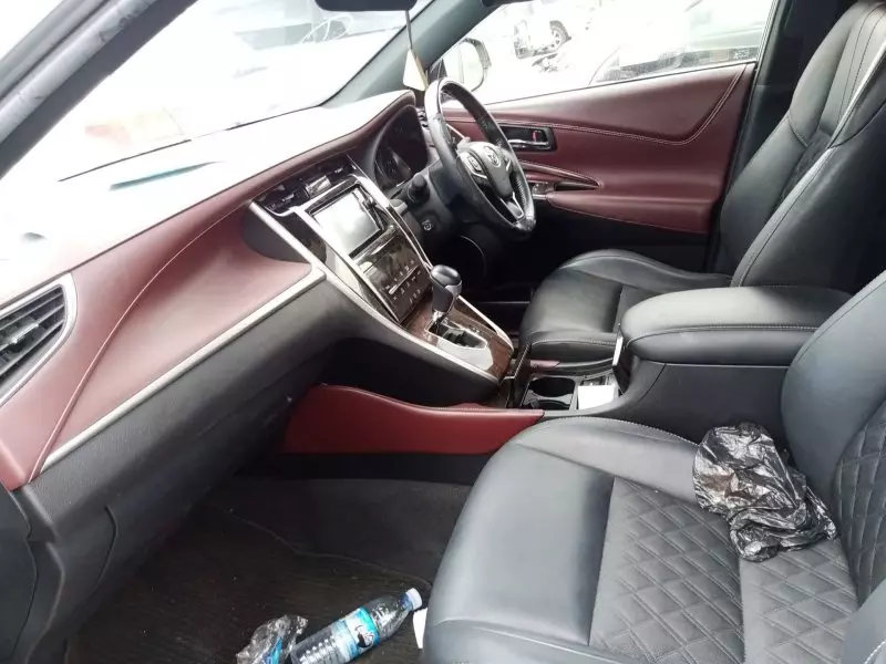 Toyota Harrier   - 2015