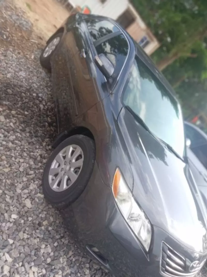 Toyota Camry   - 2009