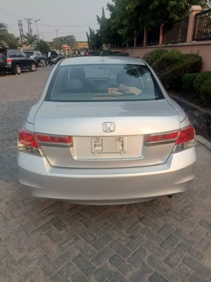 Honda Accord   - 2009