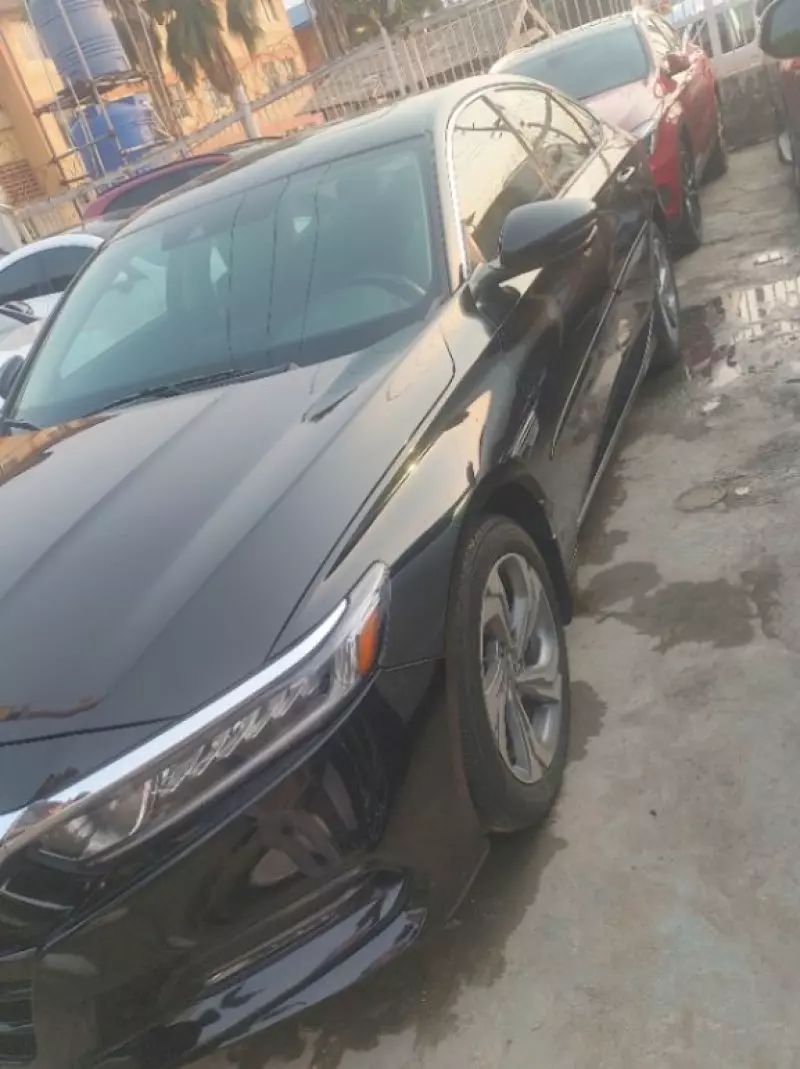 Honda Accord   - 2018