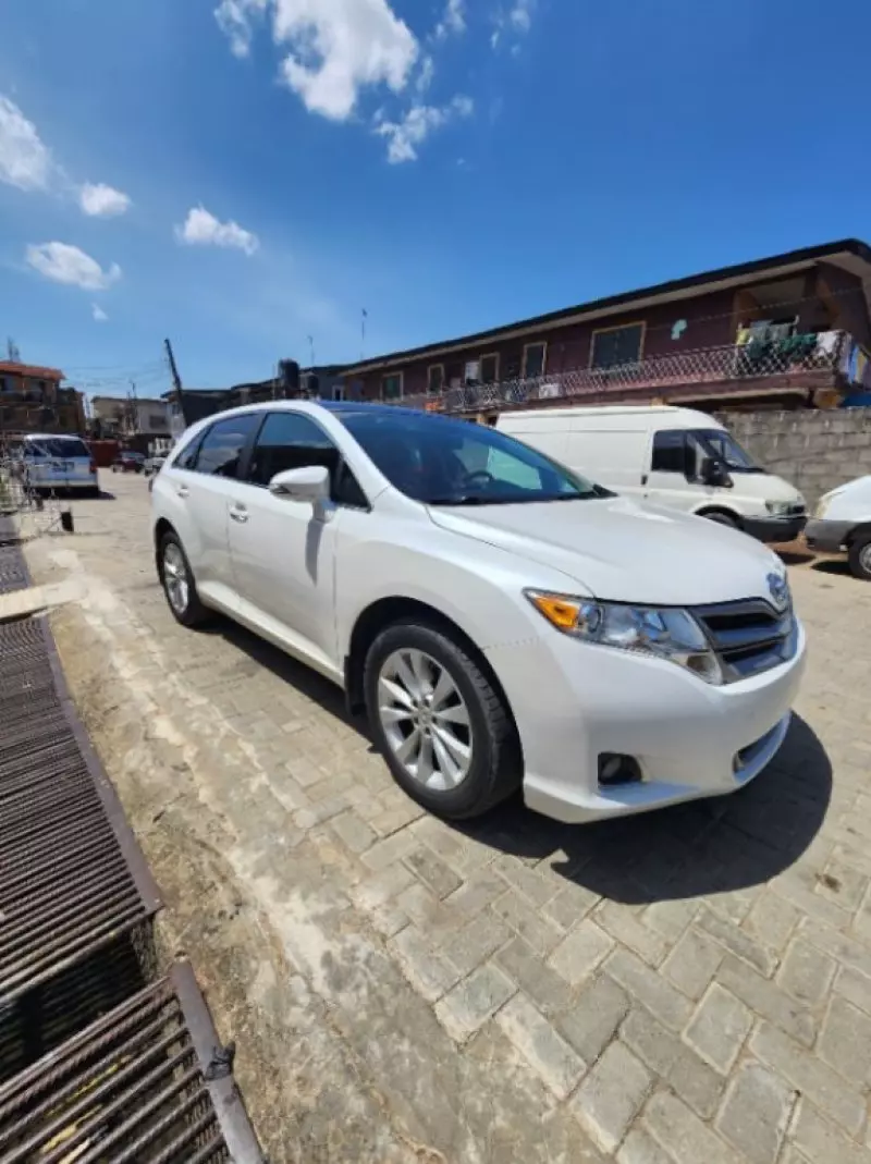 Toyota Venza   - 2014