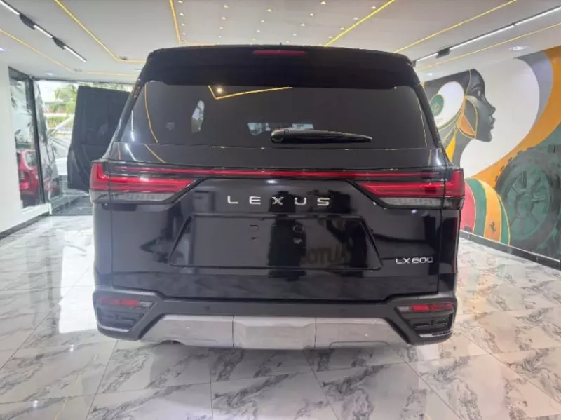 Lexus LX 600   - 2024