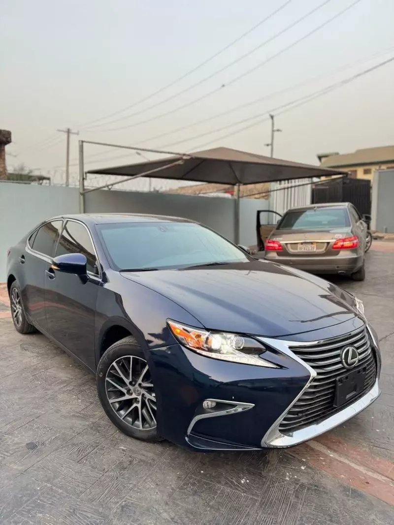 Lexus ES 350   - 2016