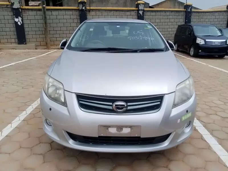 Toyota Fielder    - 2010