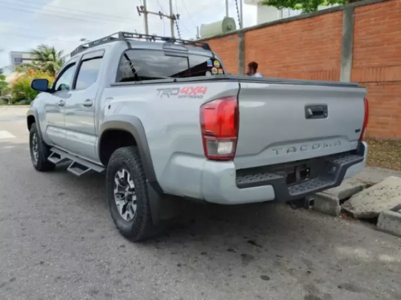 Toyota Tacoma   - 2018