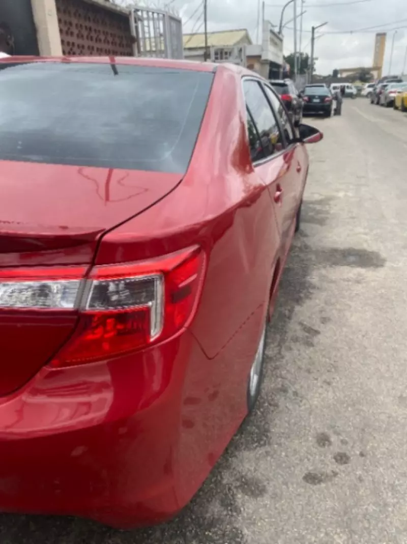 Toyota Camry   - 2014