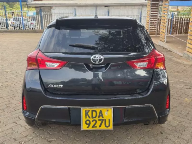 Toyota Auris   - 2013