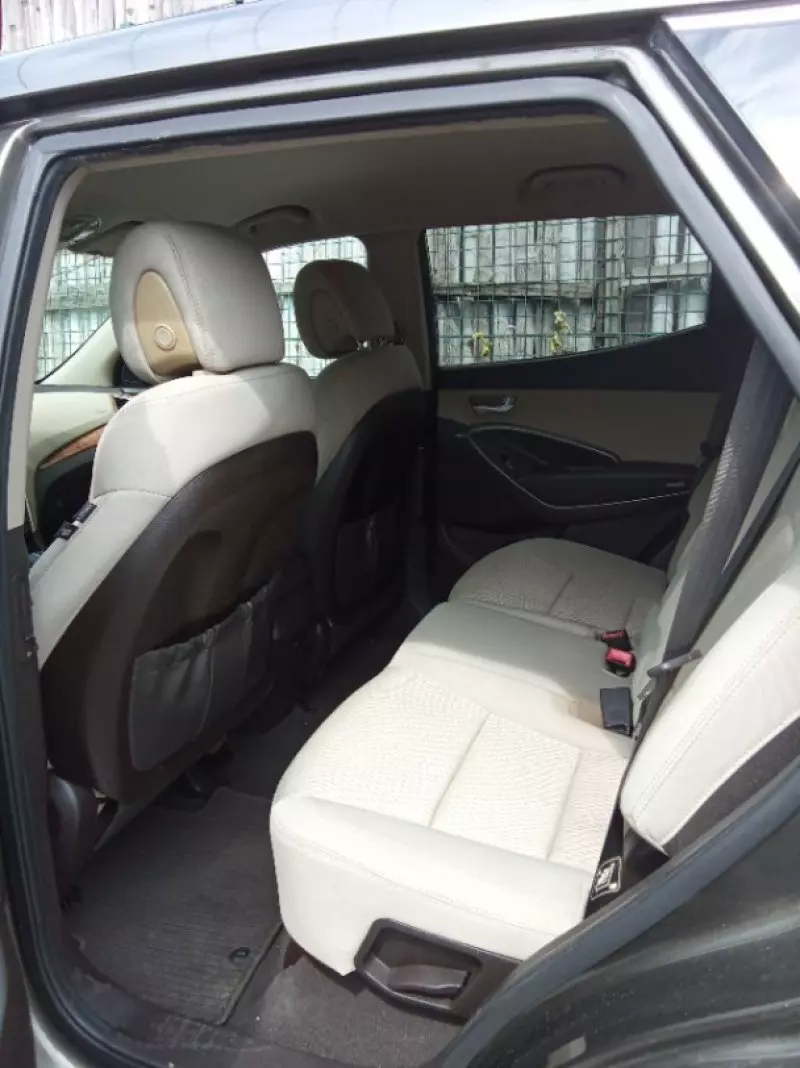 Hyundai Santa Fe   - 2013